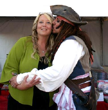 A Pirate Steals A Kiss